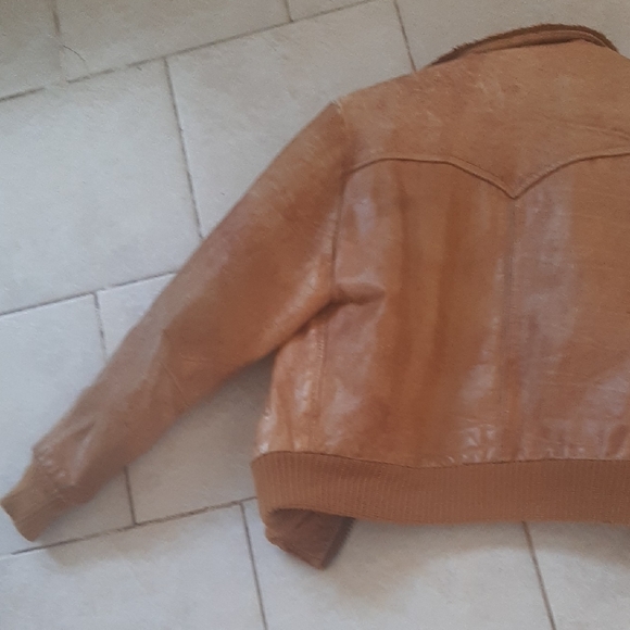 70's VINTAGE Leather Distressed Jacket - Picture 6 of 11